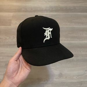 Fear Of God Essentials X New Era fitted hat (sz 7 1/4)